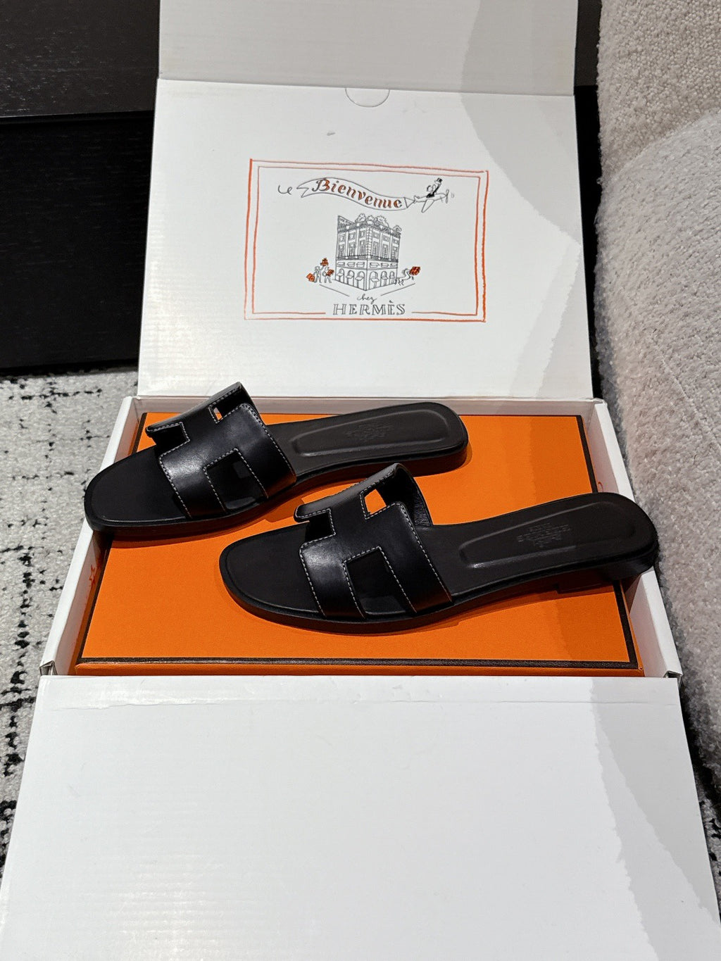 H      slippers