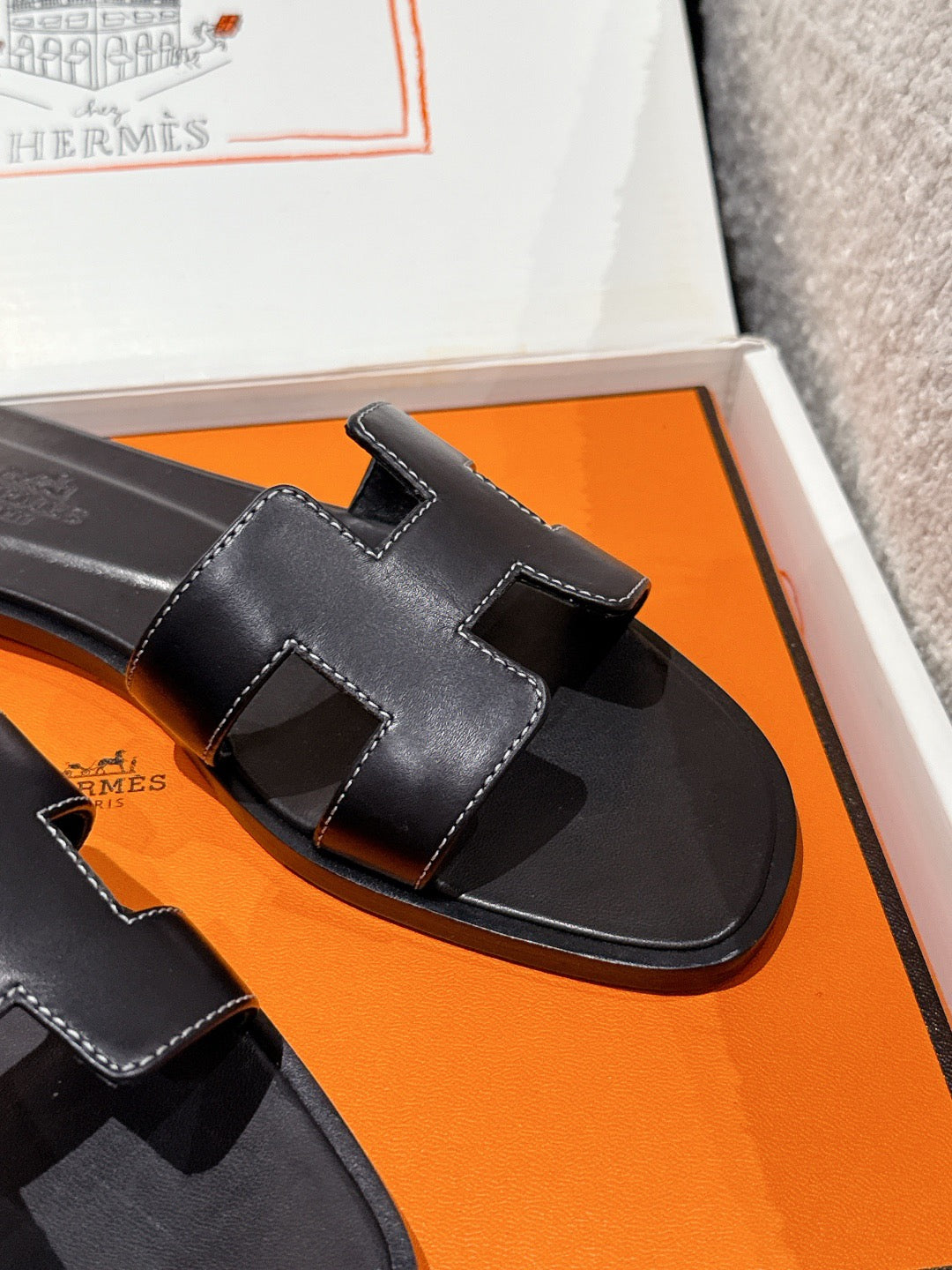 H      slippers