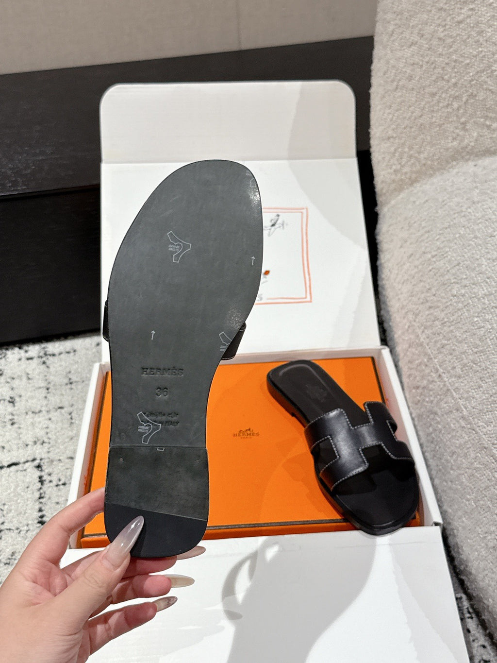 H      slippers
