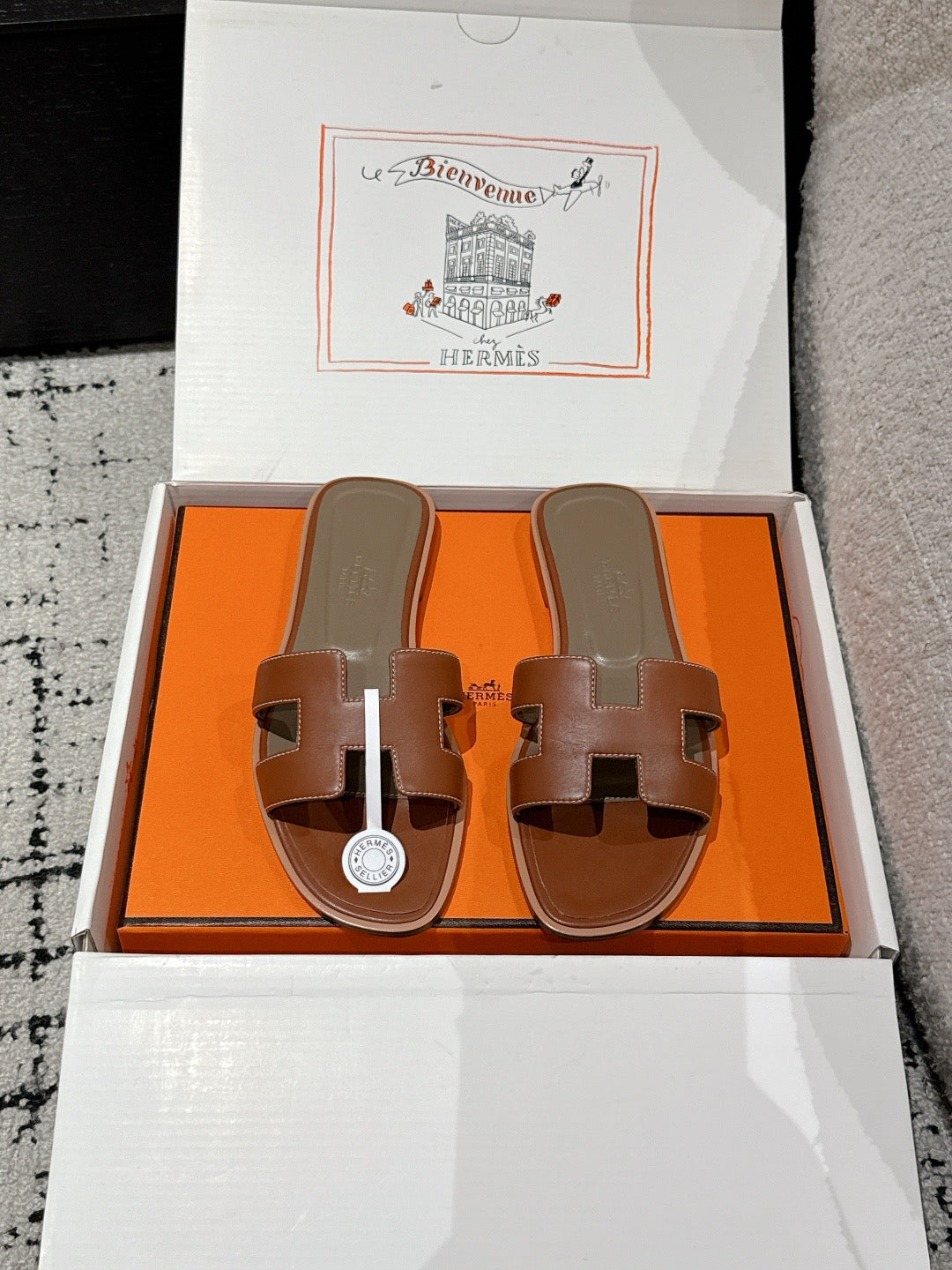 H      slippers