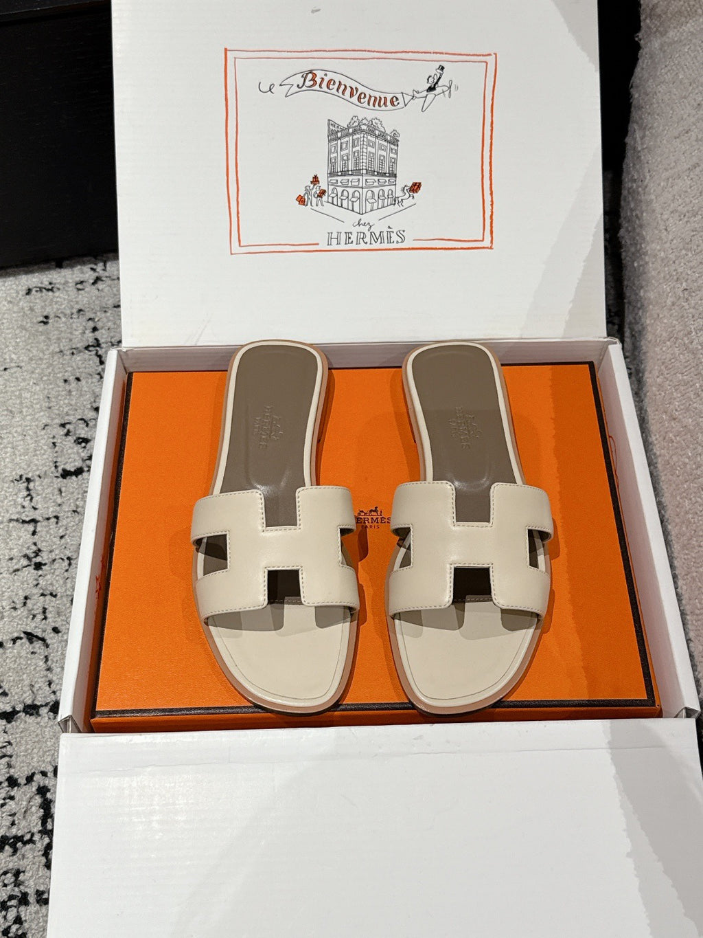 H     slippers