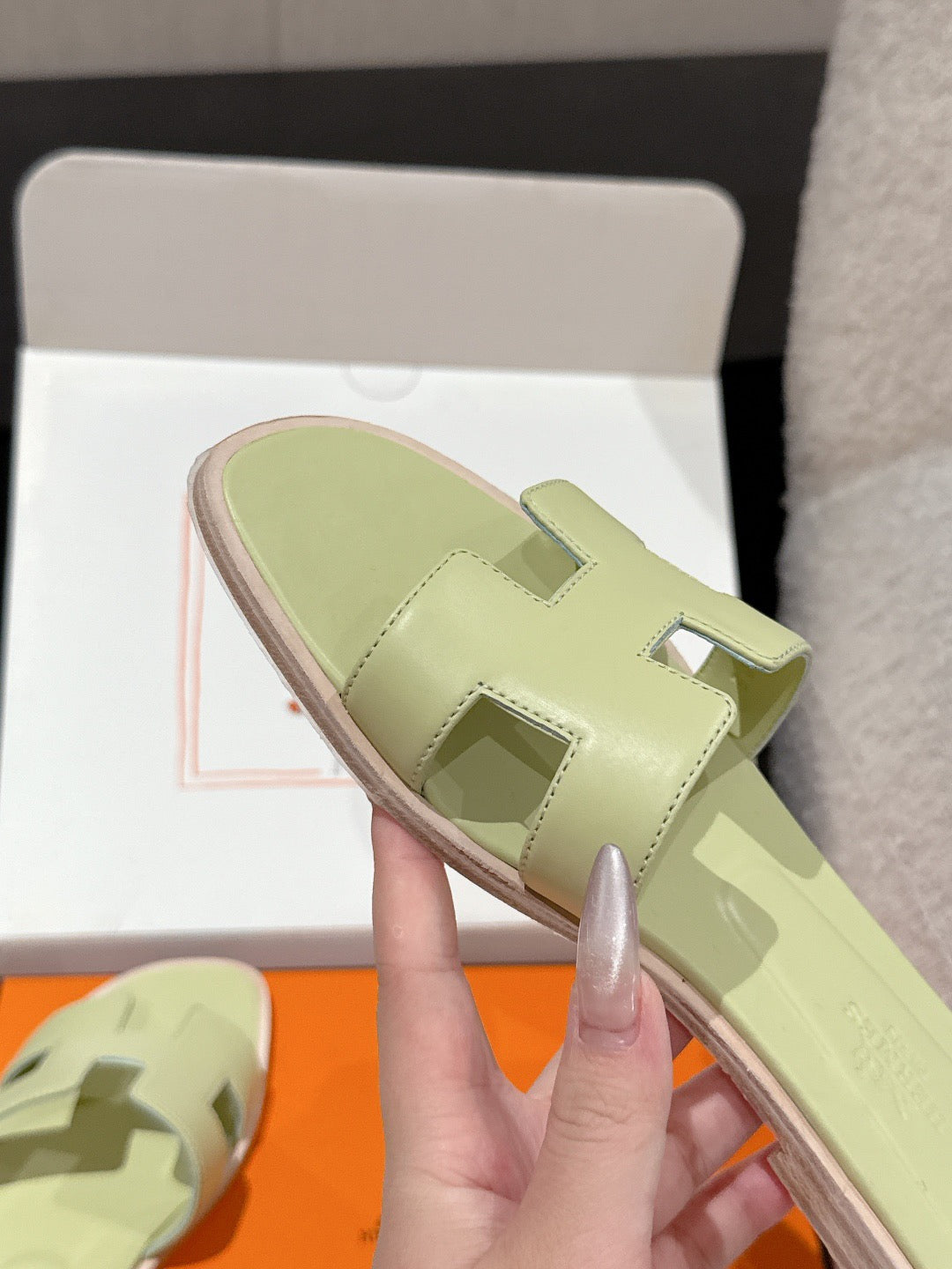 H slippers