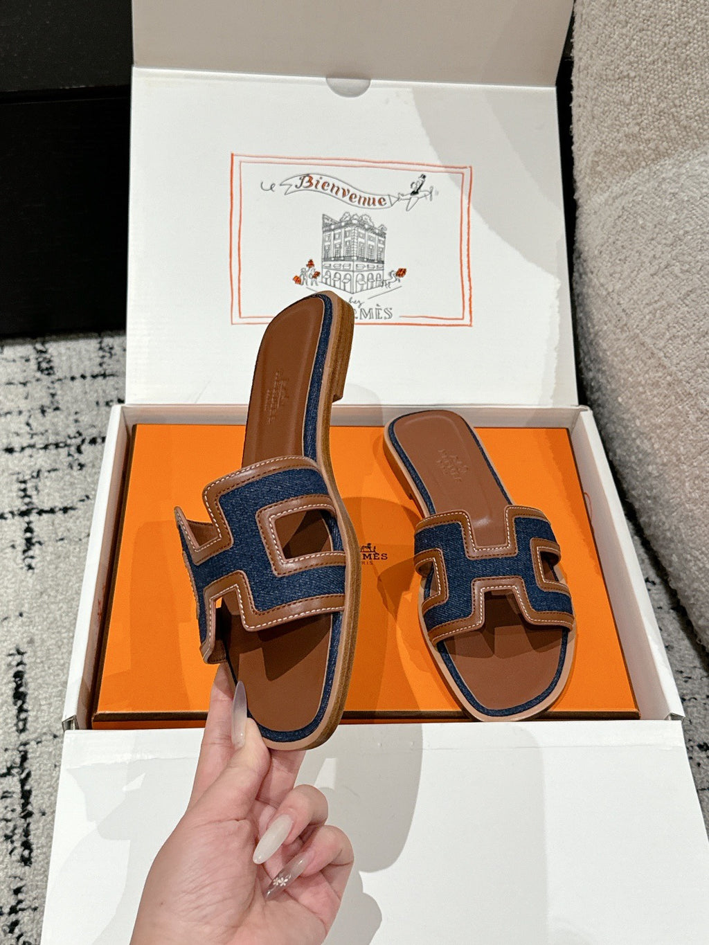 H slippers