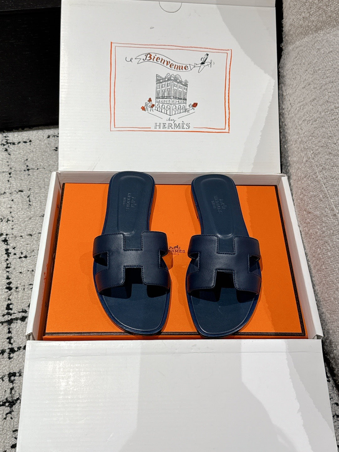 H slippers