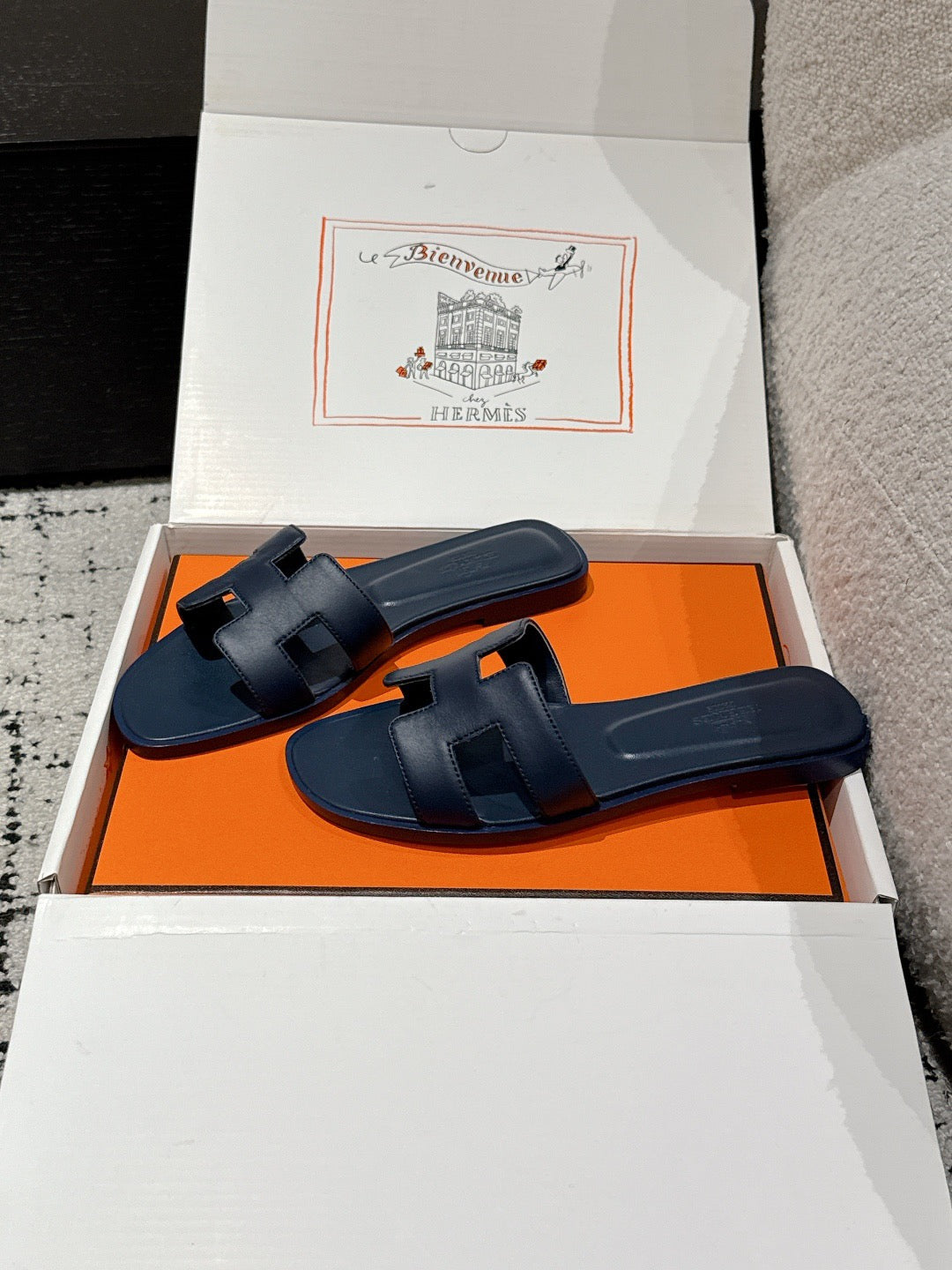 H slippers