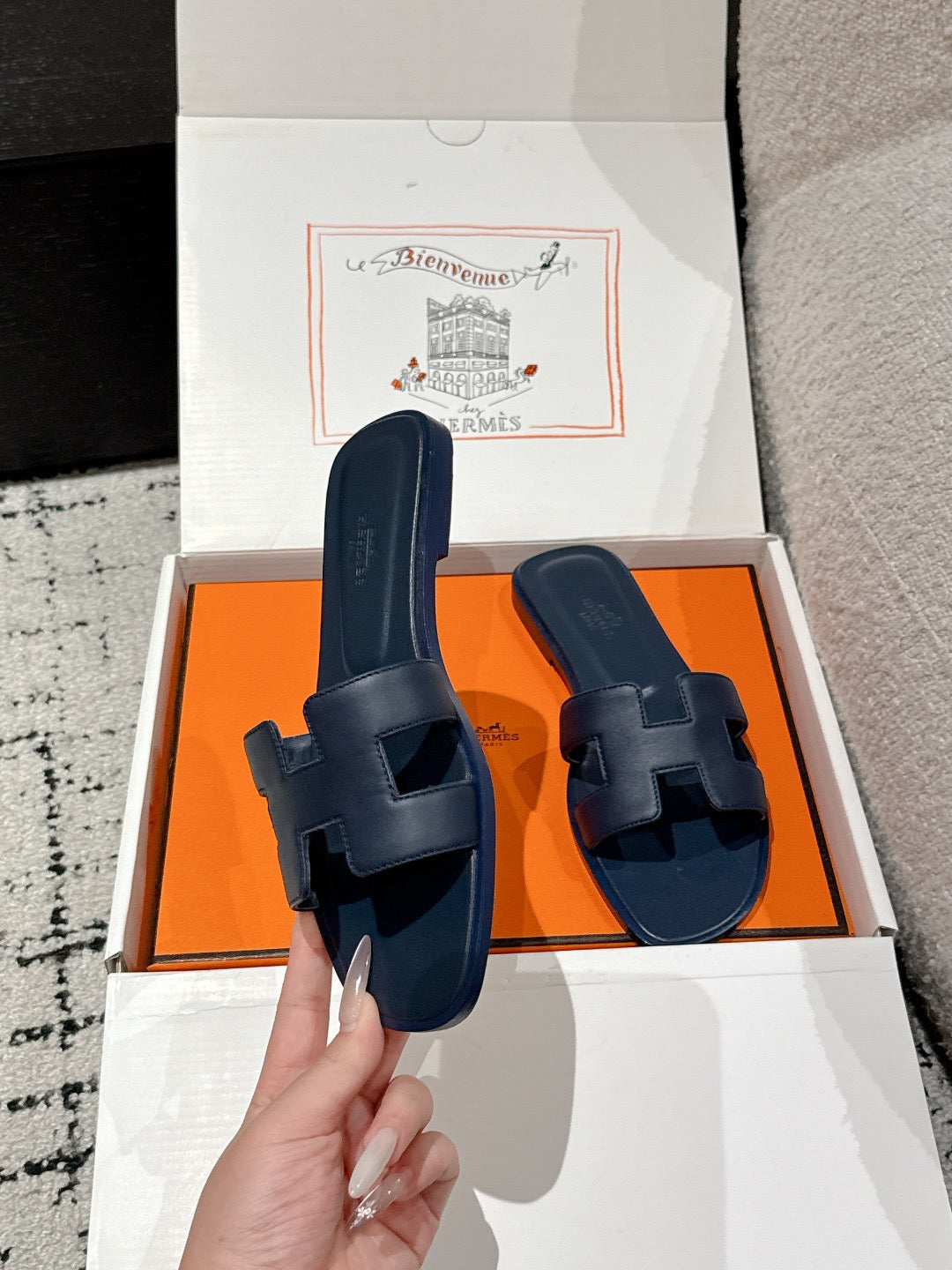 H slippers