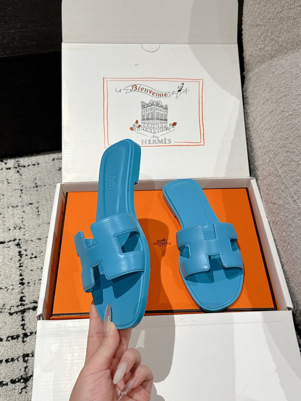 H slippers