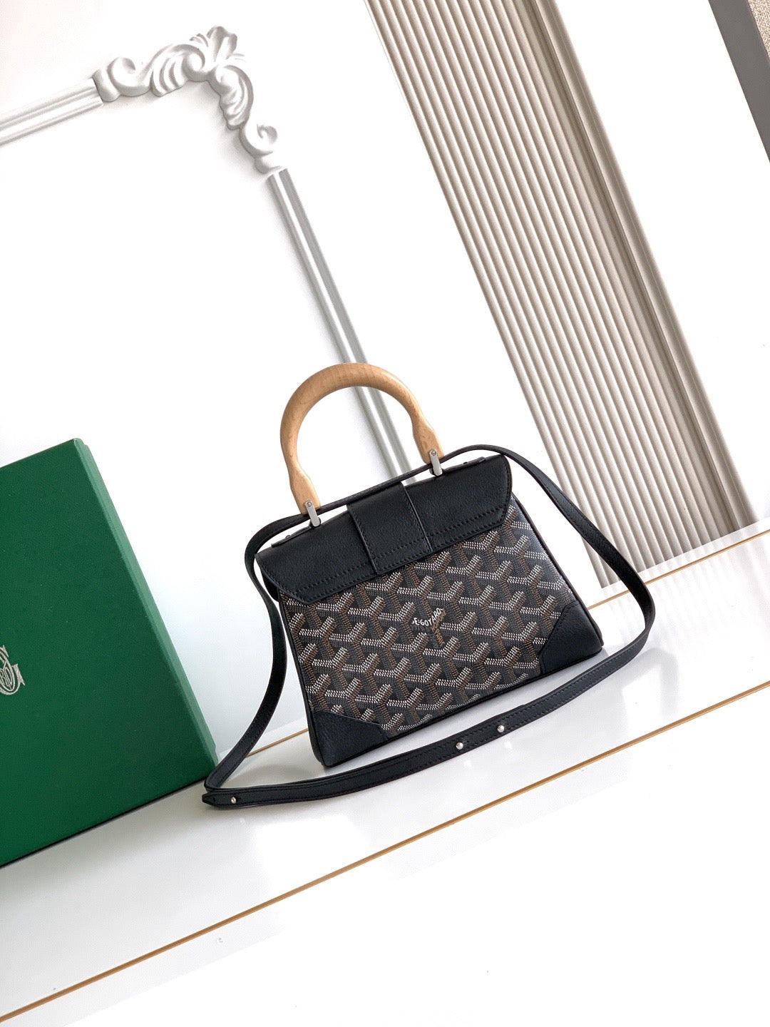 Goyard bag