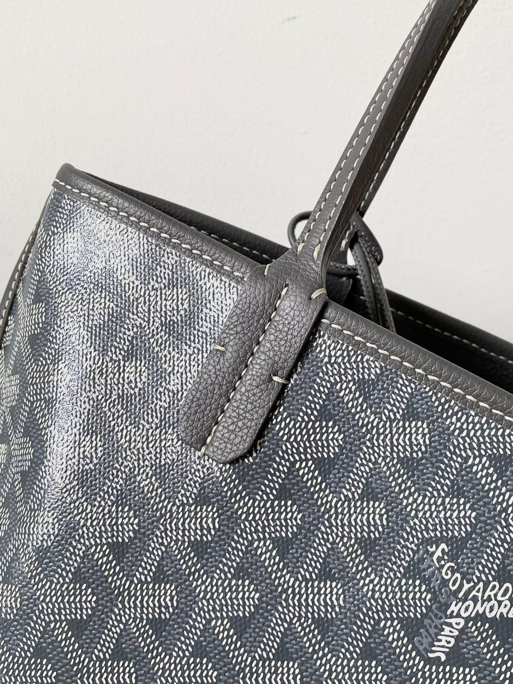 Goyard bag