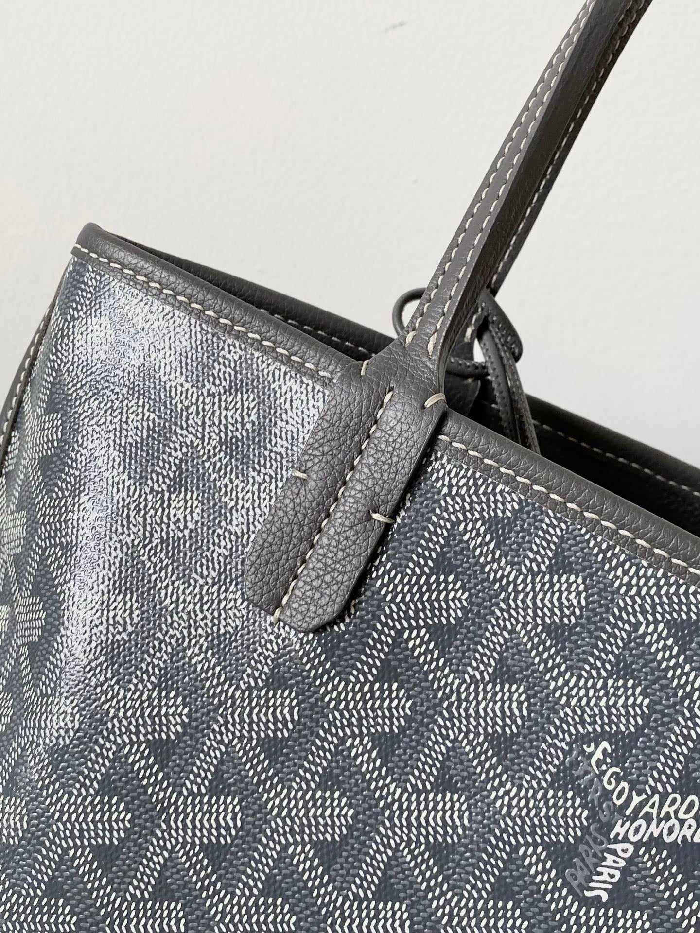 Goyard bag
