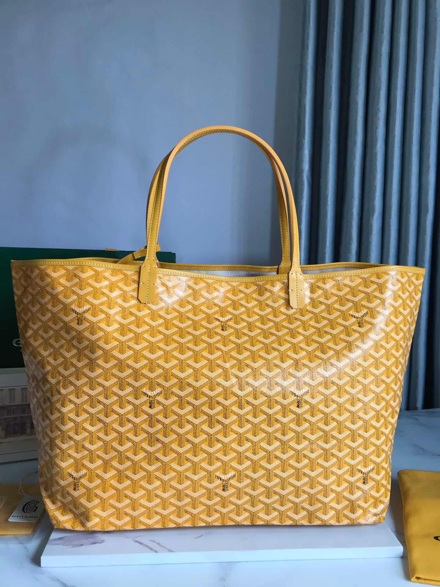 Goyard bag