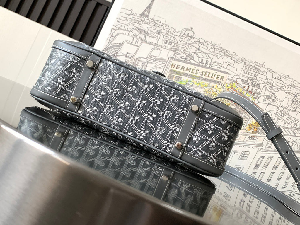 Goyard bag