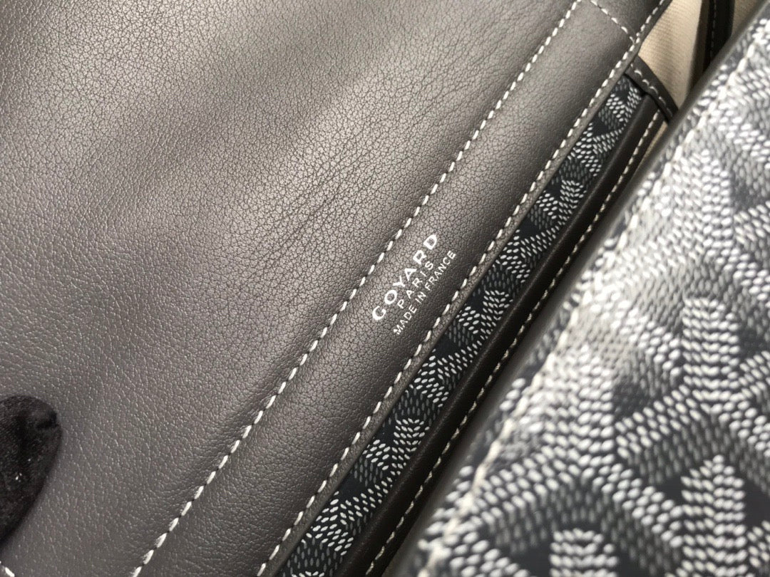 Goyard bag