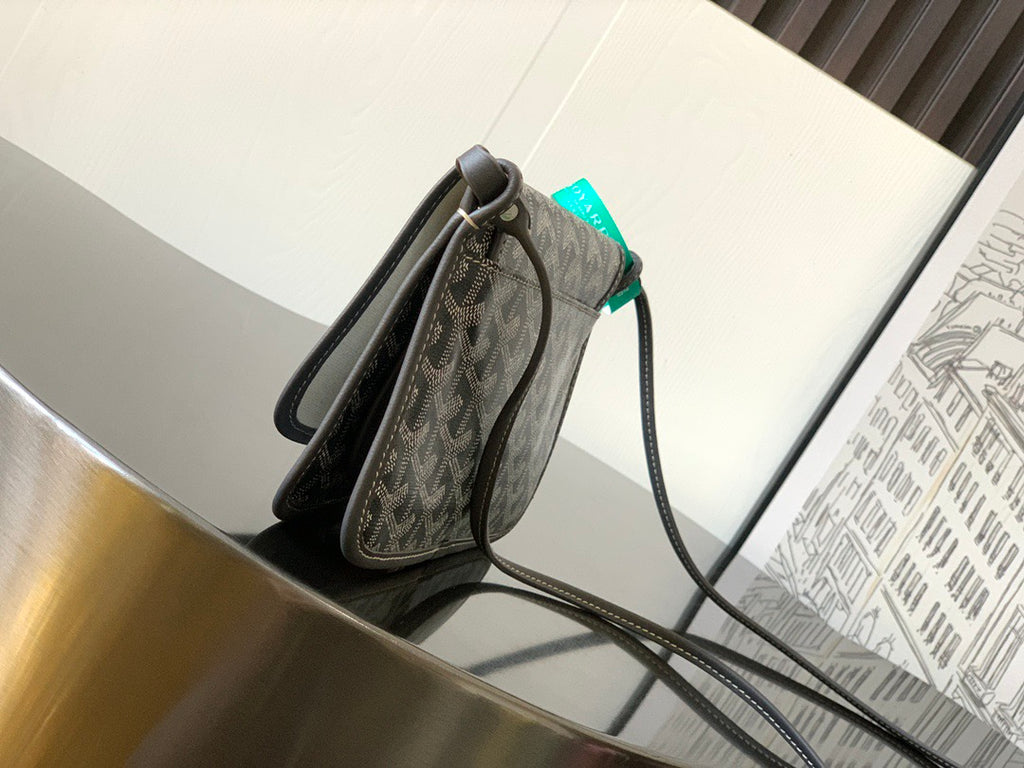 Goyard bag
