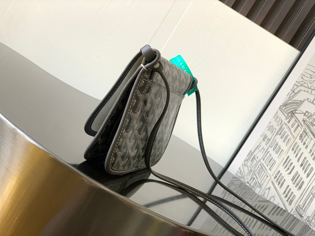 Goyard bag