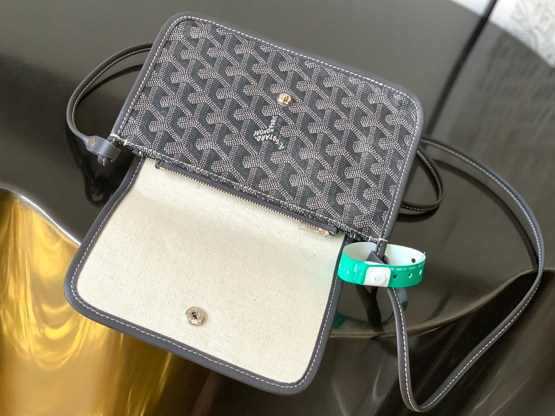 Goyard bag